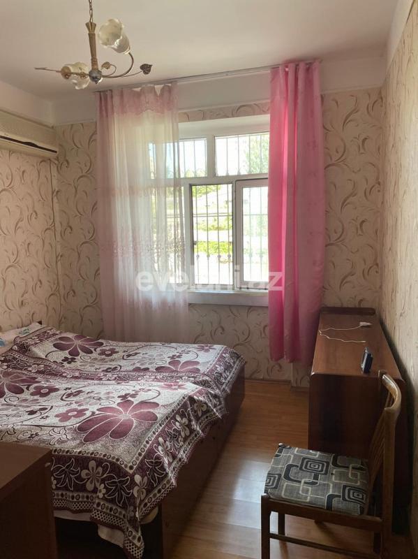 Sale, old building, 2 room, 45 m², Inshaatchilar m.