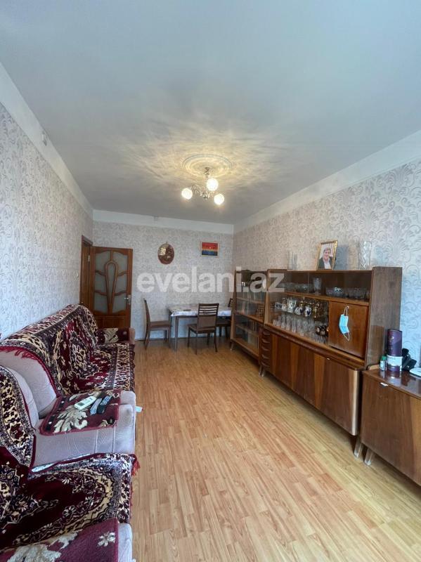 Sale, old building, 2 room, 45 m², Inshaatchilar m.