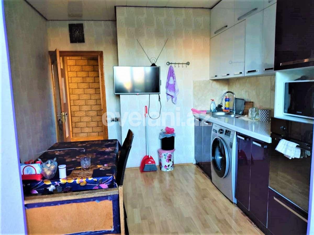 Sale, old building, 3 room, 80 m², Neftchilar m.