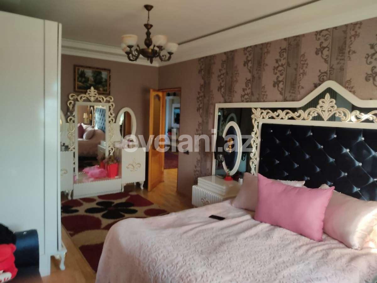 Sale, old building, 3 room, 80 m², Neftchilar m.