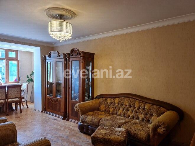 Kirayə verilir, köhnə tikili, 3 otaqlı, 85 m², İnşaatçılar m.
