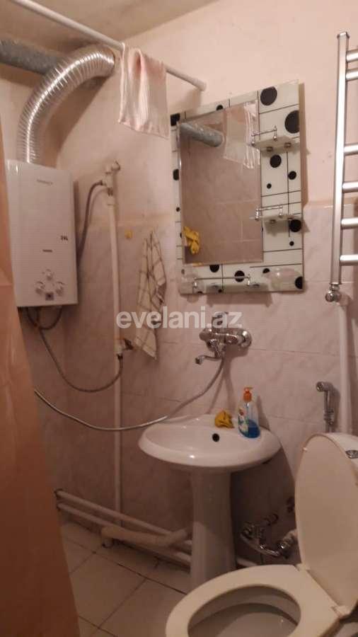 Rent, old building, 2 room, 30 m², Inshaatchilar m.
