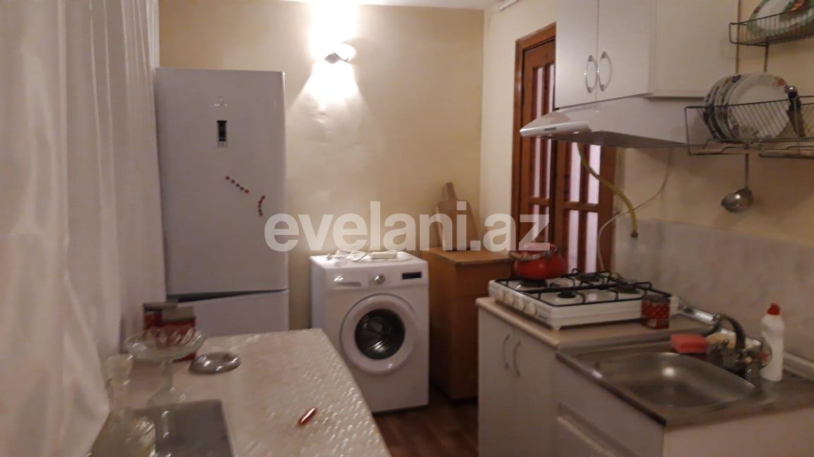 Rent, old building, 2 room, 30 m², Inshaatchilar m.