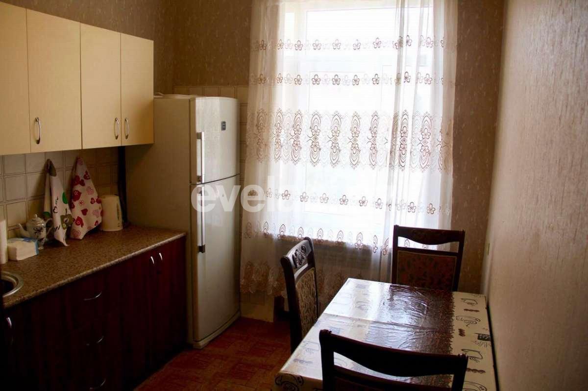 Kirayə verilir, köhnə tikili, 3 otaqlı, 72 m², 28 may m.