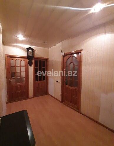 Sale, old building, 4 room, 110 m², Inshaatchilar m.
