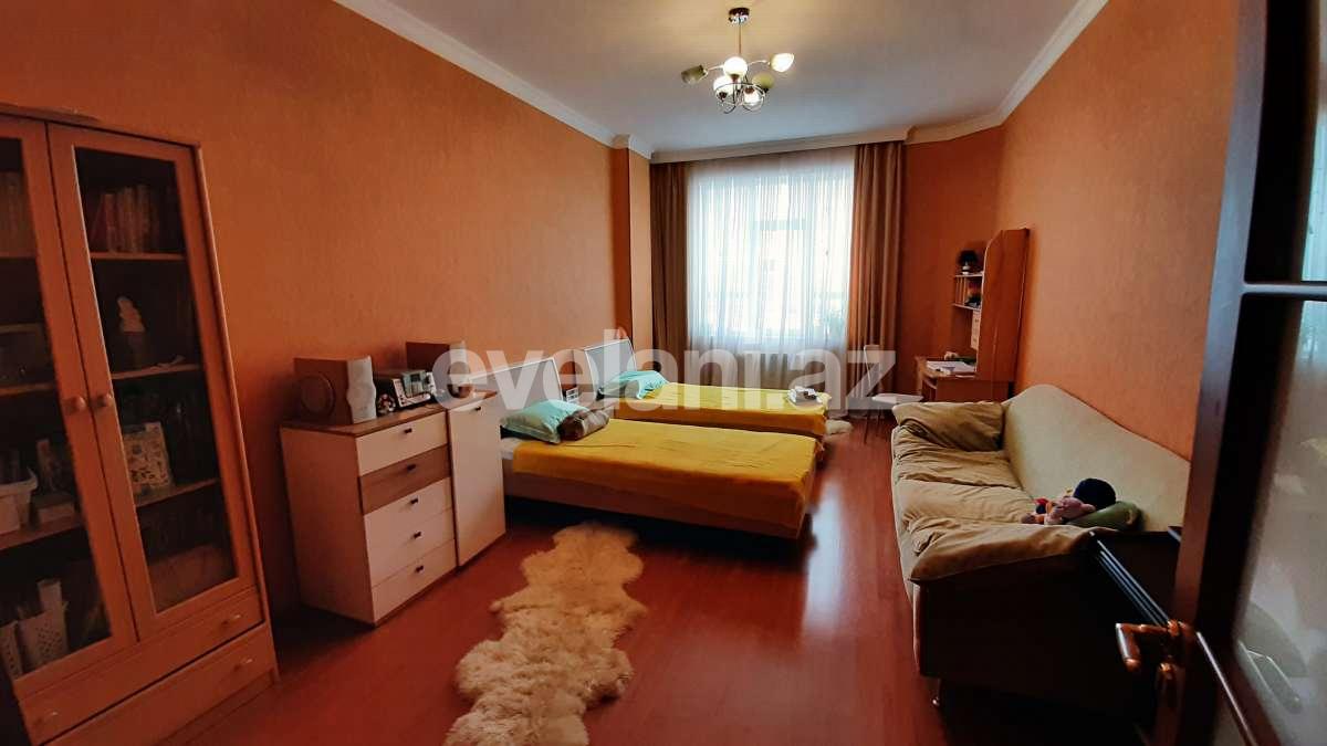 Satılır, yeni tikili, 4 otaqlı, 220 m², 28 may m.