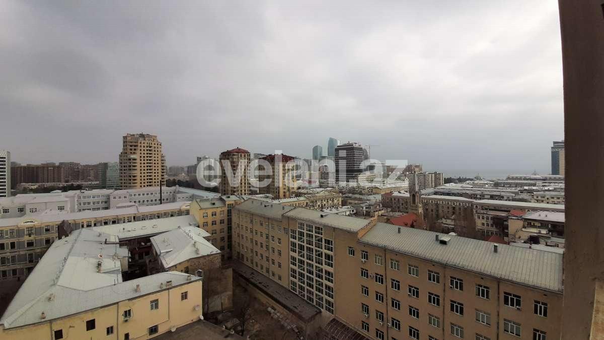 Satılır, yeni tikili, 4 otaqlı, 220 m², 28 may m.