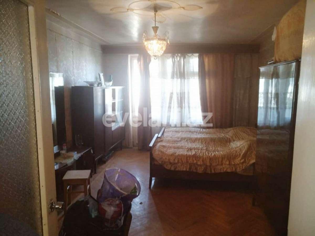 Sale, old building, 3 room, 70 m², Elmlar Akademiyası m.