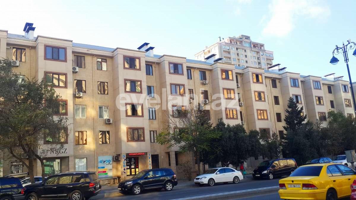 Sale, old building, 3 room, 70 m², Elmlar Akademiyası m.