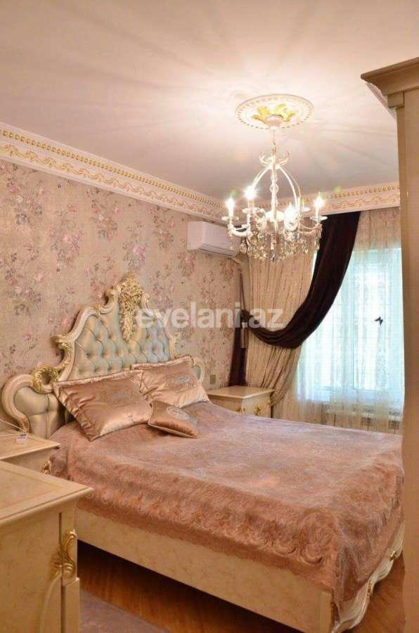 Satılır, köhnə tikili, 5 otaqlı, 120 m², İnşaatçılar m.