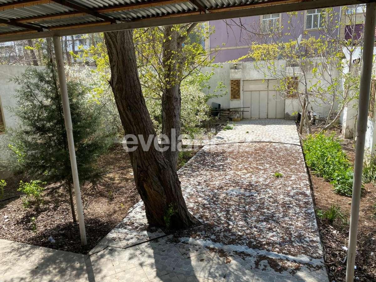 Satılır, köhnə tikili, 5 otaqlı, 120 m², İnşaatçılar m.