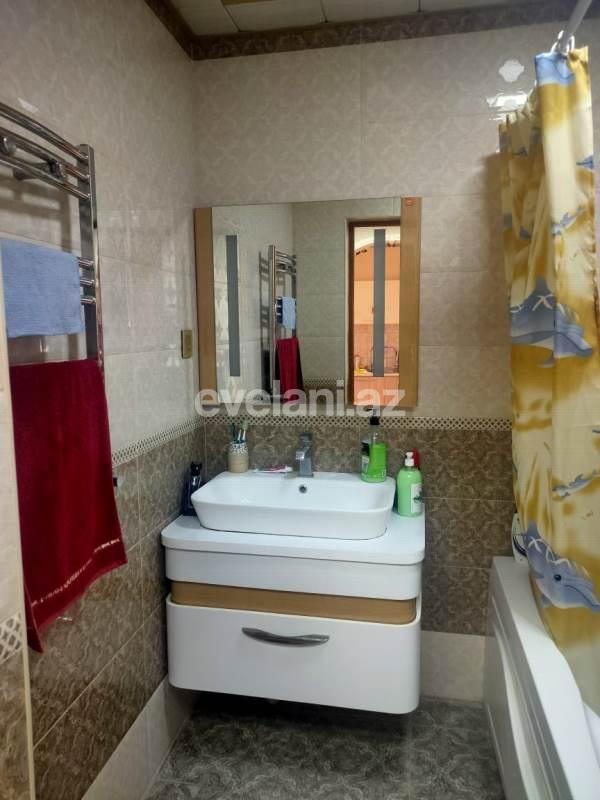 Satılır, köhnə tikili, 4 otaqlı, 120 m², Elmlər Akademiyası m.