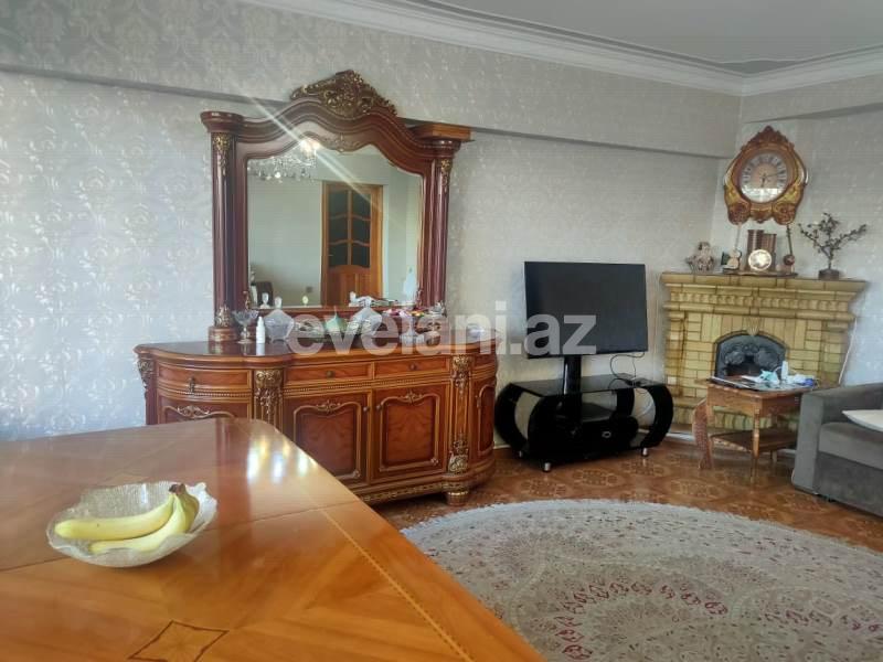 Satılır, köhnə tikili, 4 otaqlı, 120 m², Elmlər Akademiyası m.