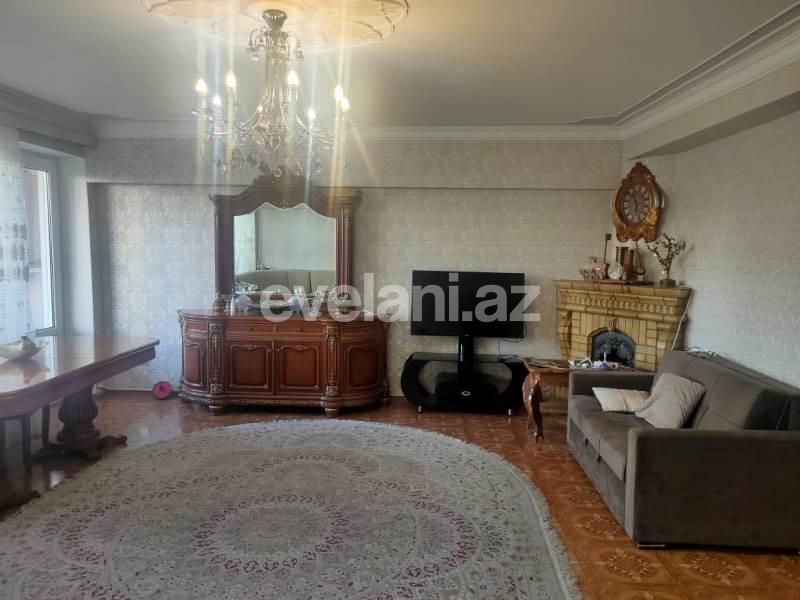 Satılır, köhnə tikili, 4 otaqlı, 120 m², Elmlər Akademiyası m.