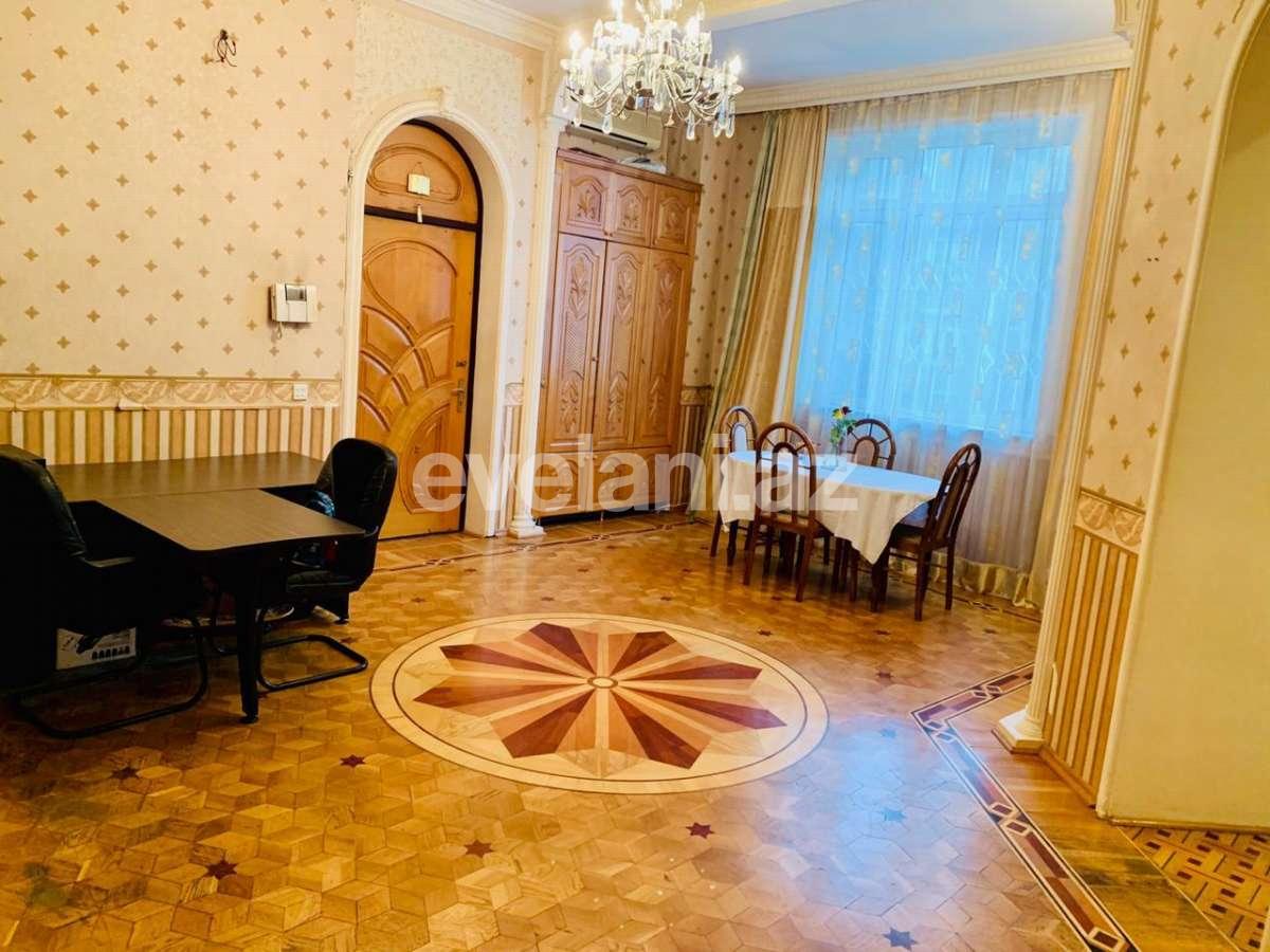 Satılır, köhnə tikili, 4 otaqlı, 156 m², Sahil m.