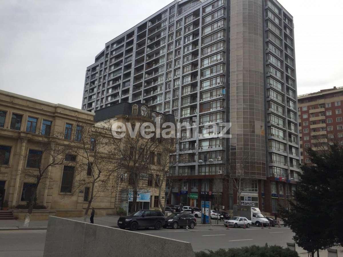 Satılır, yeni tikili, 3 otaqlı, 214 m², 28 may m.