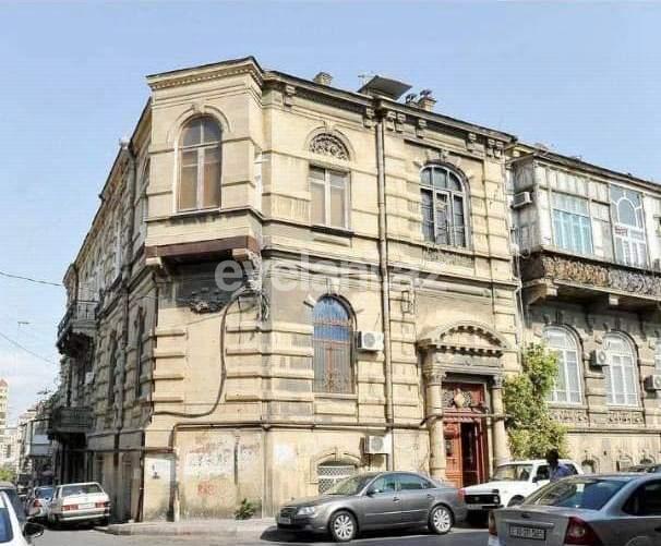 Sale, old building, 2 room, 55 m², Icheri Sheher m.