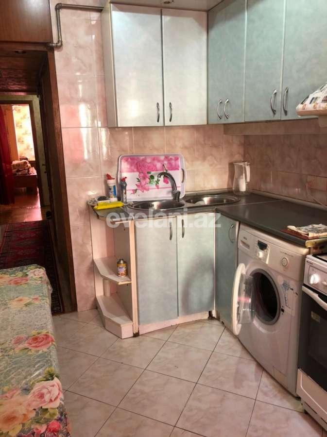 Rent, old building, 3 room, 80 m², Elmlar Akademiyası m.