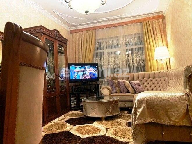 Продаётся, вторичка, 3-комнаты, 70 m², Бакиханова p.