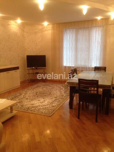 Kirayə verilir, yeni tikili, 2 otaqlı, 100 m², 9-cu mikrorayon q.