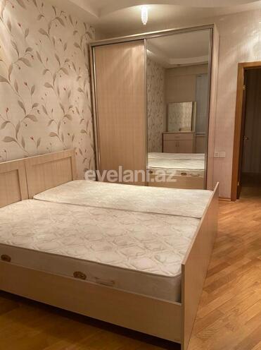 Kirayə verilir, yeni tikili, 2 otaqlı, 100 m², 9-cu mikrorayon q.