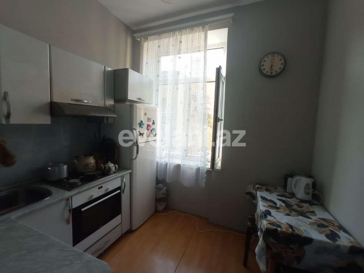 Satılır, köhnə tikili, 2 otaqlı, 56 m², Elmlər Akademiyası m.