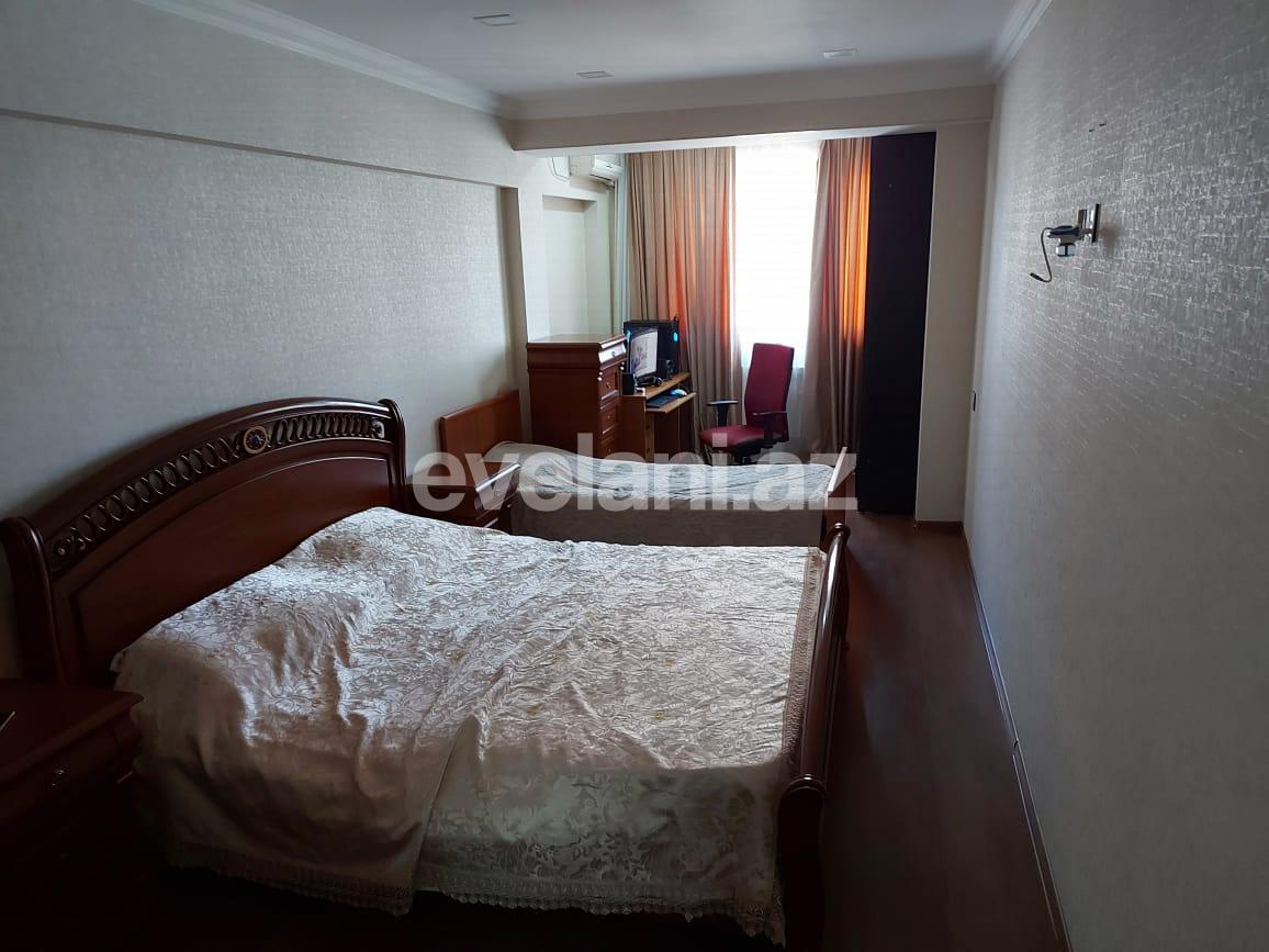 Sale, old building, 2 room, 55 m², Elmlar Akademiyası m.