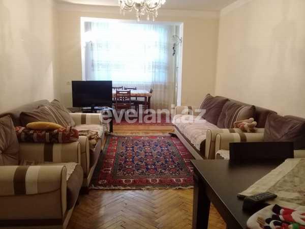 Satılır, köhnə tikili, 3 otaqlı, 65 m², İnşaatçılar m.