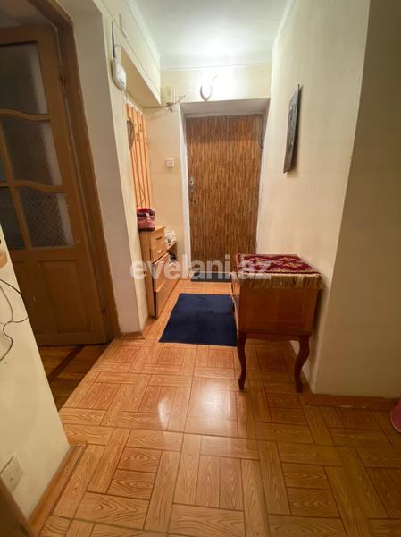 Satılır, köhnə tikili, 3 otaqlı, 65 m², İnşaatçılar m.