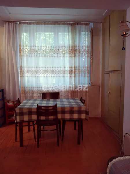 Satılır, köhnə tikili, 3 otaqlı, 65 m², İnşaatçılar m.