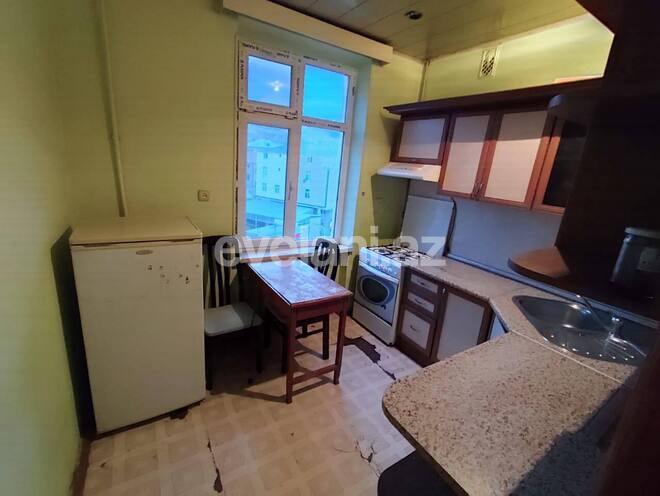 Sale, old building, 2 room, 70 m², Bakikhanov d.