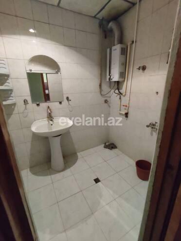 Sale, old building, 2 room, 70 m², Bakikhanov d.