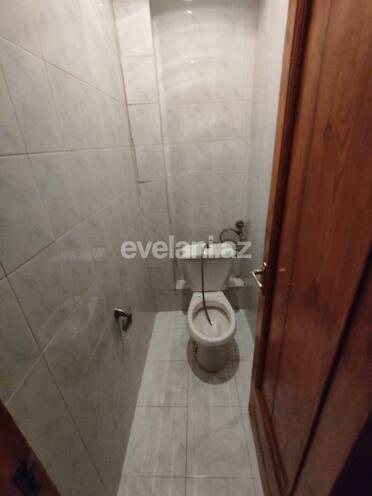 Sale, old building, 2 room, 70 m², Bakikhanov d.