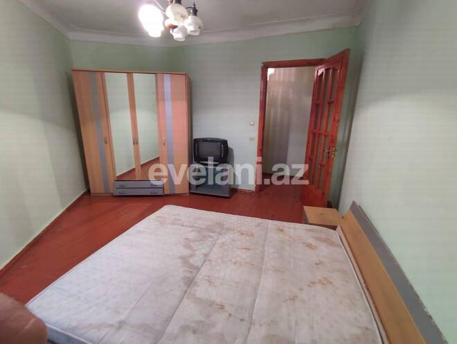 Sale, old building, 2 room, 70 m², Bakikhanov d.