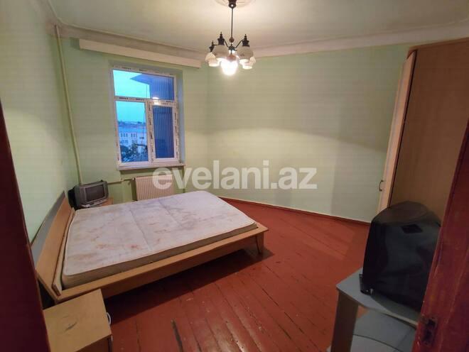 Sale, old building, 2 room, 70 m², Bakikhanov d.