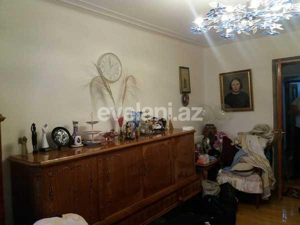 Satılır, köhnə tikili, 3 otaqlı, 65 m², İnşaatçılar m.