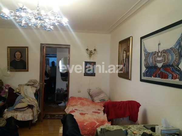 Satılır, köhnə tikili, 3 otaqlı, 65 m², İnşaatçılar m.