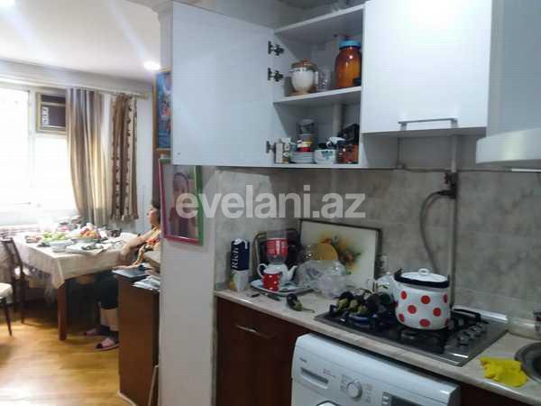 Satılır, köhnə tikili, 3 otaqlı, 65 m², İnşaatçılar m.