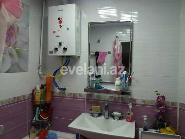 Satılır, köhnə tikili, 3 otaqlı, 65 m², İnşaatçılar m.