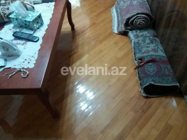 Satılır, köhnə tikili, 3 otaqlı, 65 m², İnşaatçılar m.