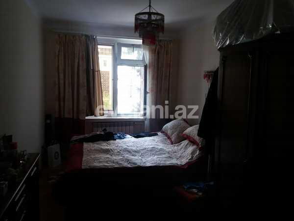 Satılır, köhnə tikili, 3 otaqlı, 65 m², İnşaatçılar m.