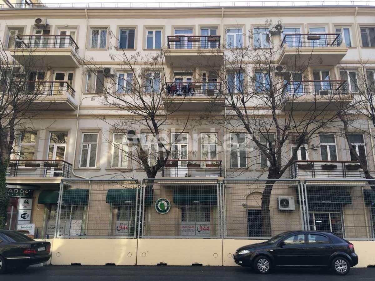 Satılır, köhnə tikili, 6 otaqlı, 144 m², 28 may m.