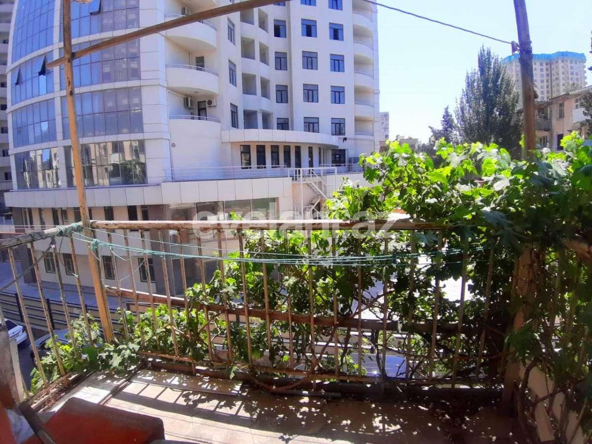 Satılır, köhnə tikili, 2 otaqlı, 55 m², Elmlər Akademiyası m.