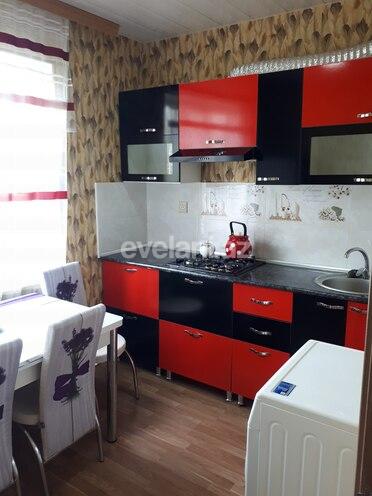 Rent, old building, 2 room, 65 m², Khalglar Doslugu m.