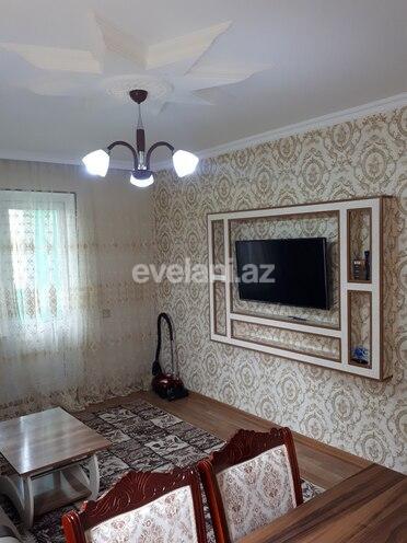Rent, old building, 2 room, 65 m², Khalglar Doslugu m.