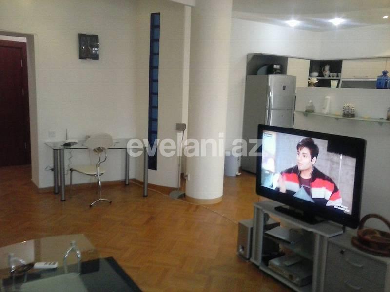 Rent, old building, 3 room, 120 m², Sabail r.