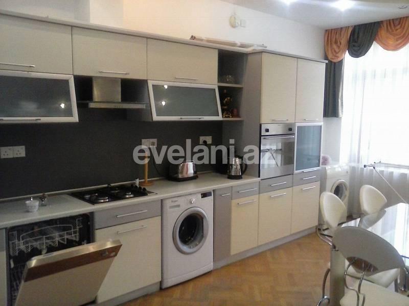 Rent, old building, 3 room, 120 m², Sabail r.