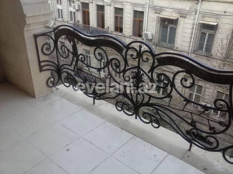 Rent, old building, 3 room, 120 m², Sabail r.