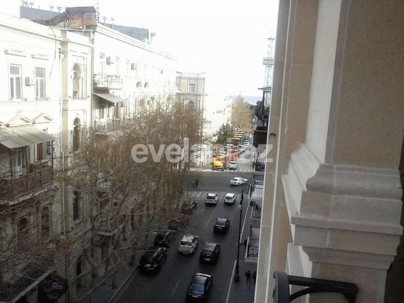 Rent, old building, 3 room, 120 m², Sabail r.