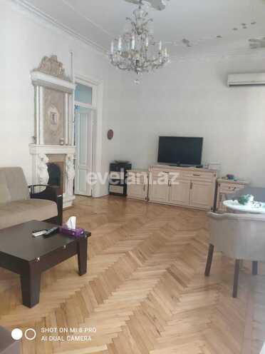 Kirayə verilir, köhnə tikili, 2 otaqlı, 68 m², İçəri Şəhər m.